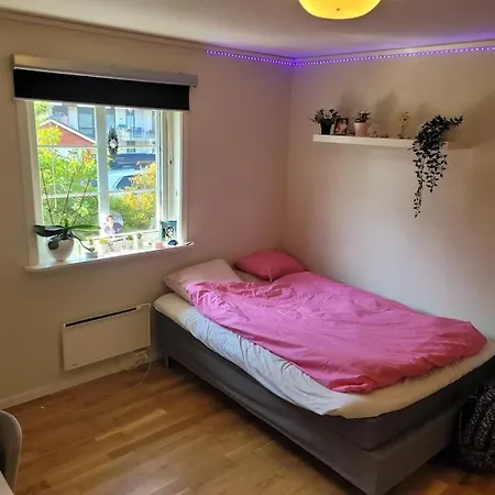 Koselig Hus Med 4 Soverom ستافانجر